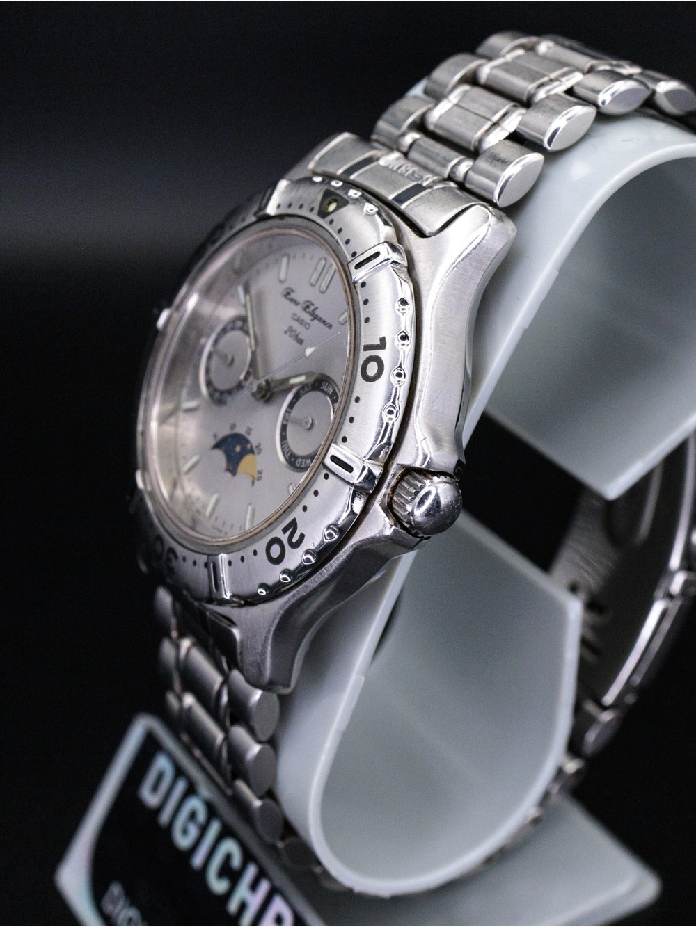 Casio RARE MD-654 Vintage Marlin Moonphase 36mm Day Date JDM Import - Picture 3 of 4